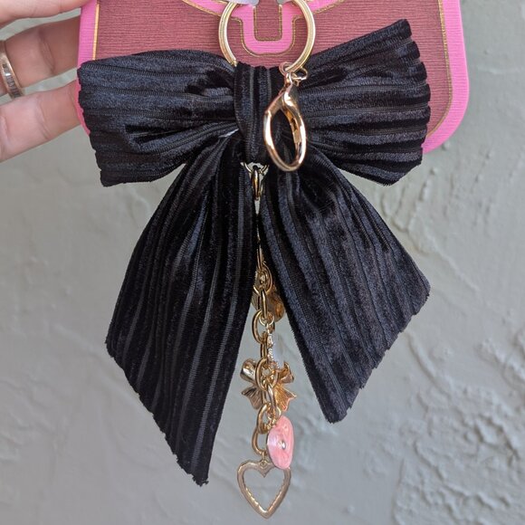 C&C California Large Black Velvet Bow Bag Charm w/ Gold Heart & Bow Charms | NEW - Picture 2 of 2